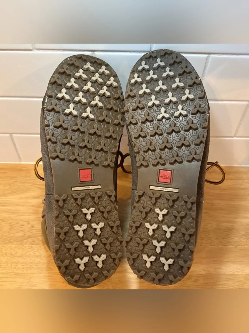 North Face Back To Berkeley Mid Hiking Sports Boot Sneaker Mens Size 8 READ DESC